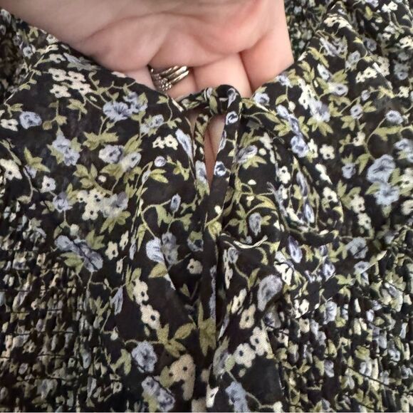 ASTR The Label Black Blue Ditsy Floral Peasant Preppy Chiffon Ruffle Top sz S - Picture 3 of 5